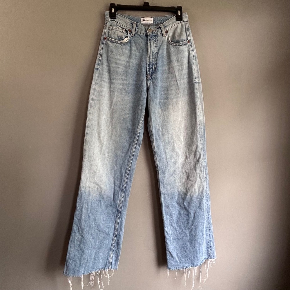 Zara Women Light Wash High Rise Straight Leg Raw Hem Denim Jeans Size 4